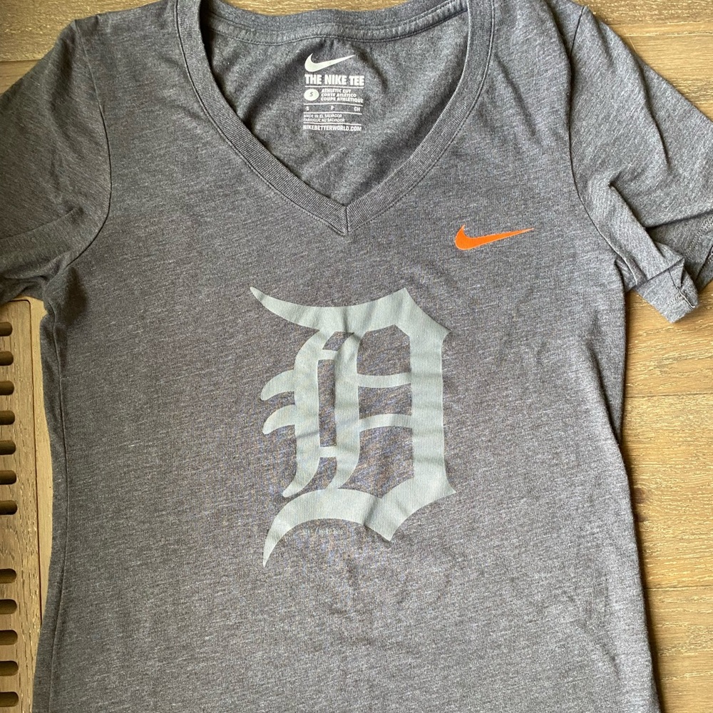 Women’s Nike Detroit short sleeve shirt